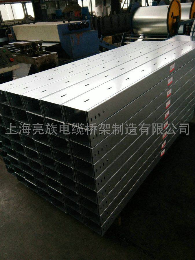 輕型高強度橋架拐彎處理工作得以順利進(jìn)行