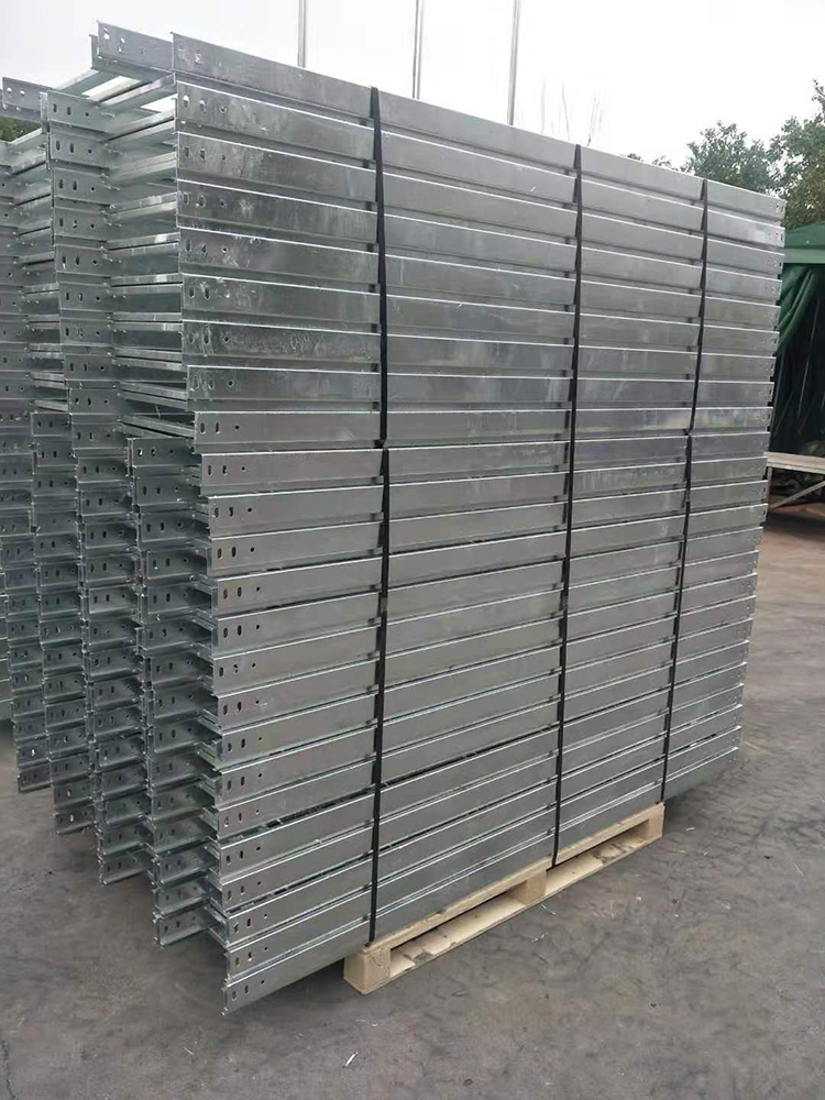 熱浸鋅橋架的材質(zhì)往往決定了他的質(zhì)量